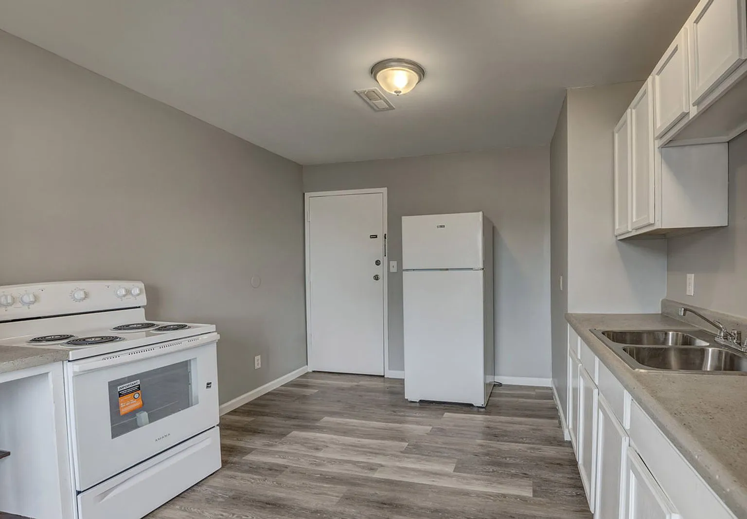 1 bed, 1.0 bath, $955 — Photo 4