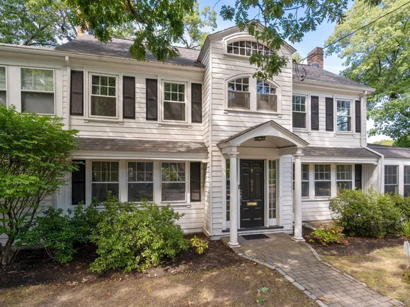 575 Chestnut St, Newton, MA 02468