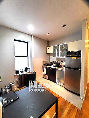 1st image of 70 W 109th St #1R