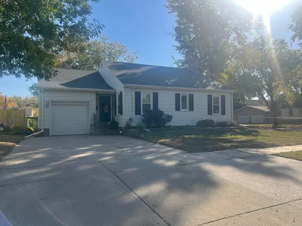 778 Idaho Ave SE, Huron, SD 57350