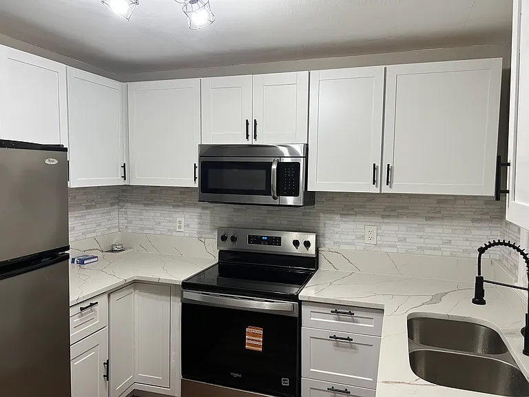 284 Spellman St NW — Photo 4