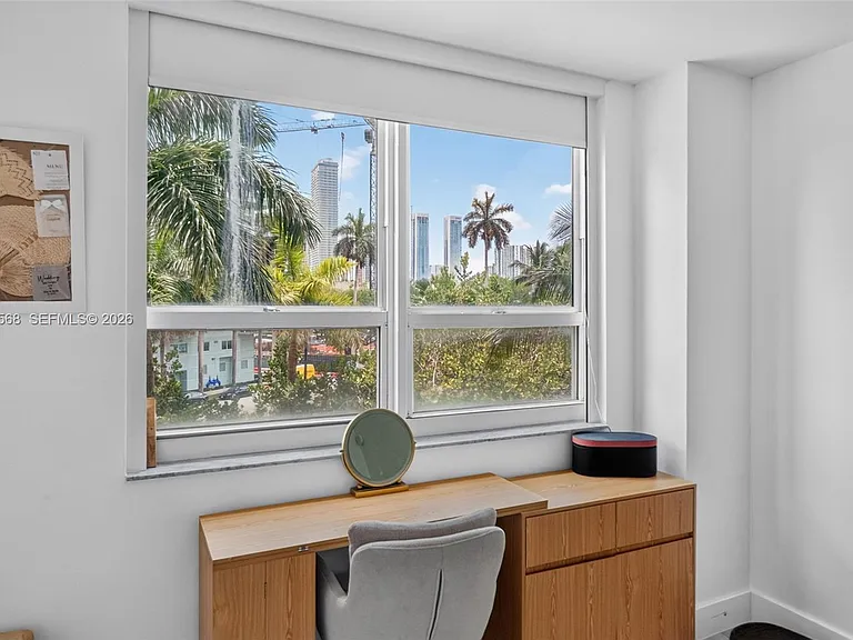 2000 N Bayshore Dr #306 — Photo 12