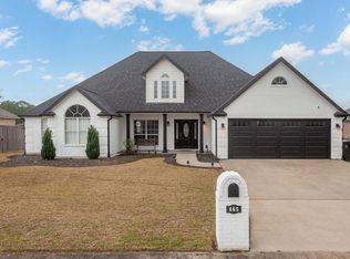 685 Winchester Dr, Bridge City, TX 77611