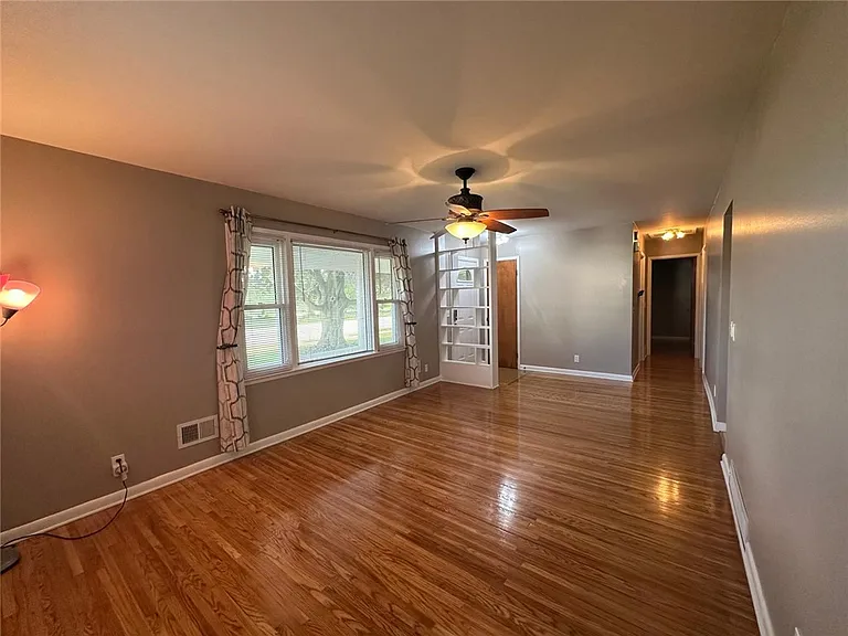 273 West Ave — Photo 5