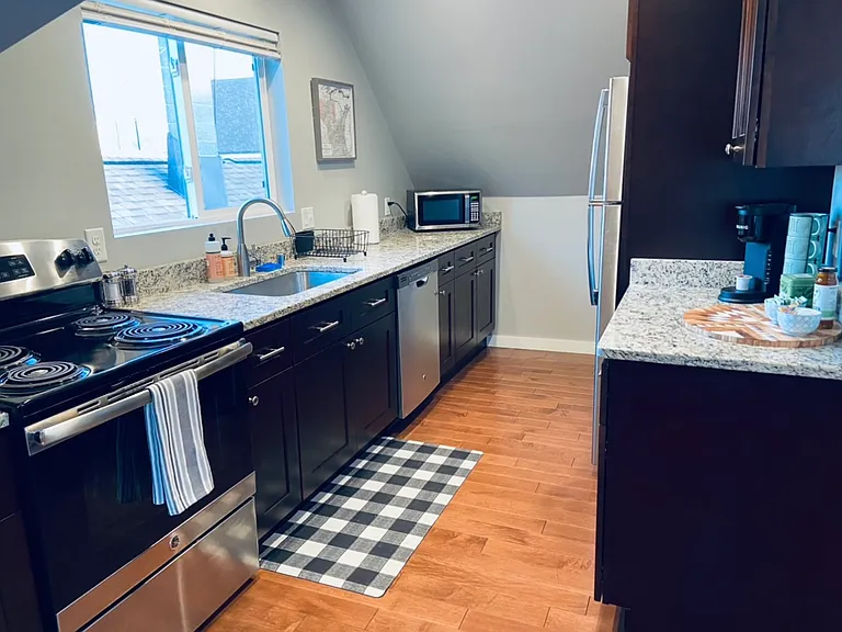 419 W Vine St #421 — Photo 6