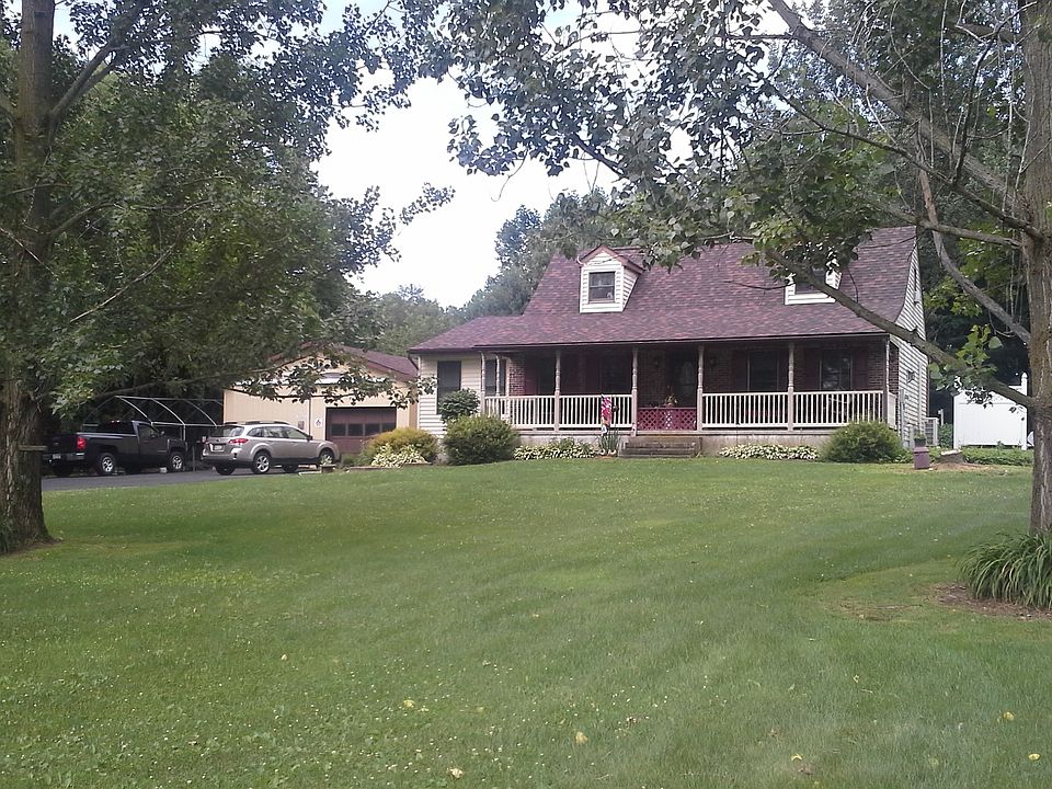 2nd image of 83 Lyons Rd