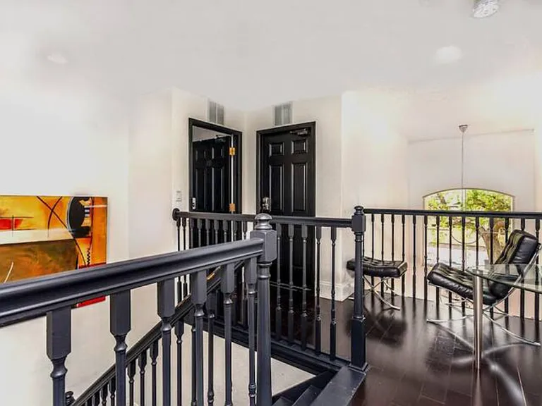Contemporary Interior Elegance - Experience modern design and chic aesthetics.