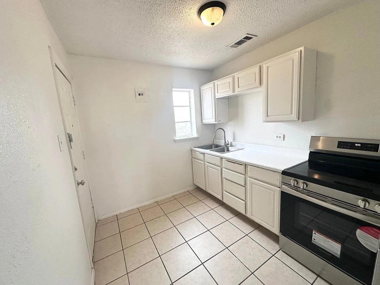 2 Bedroom 1 Bathroom Ready For Rent — Photo 3