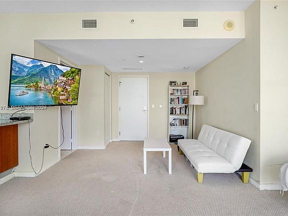 4th image of 185 SW 7th St APT 3100