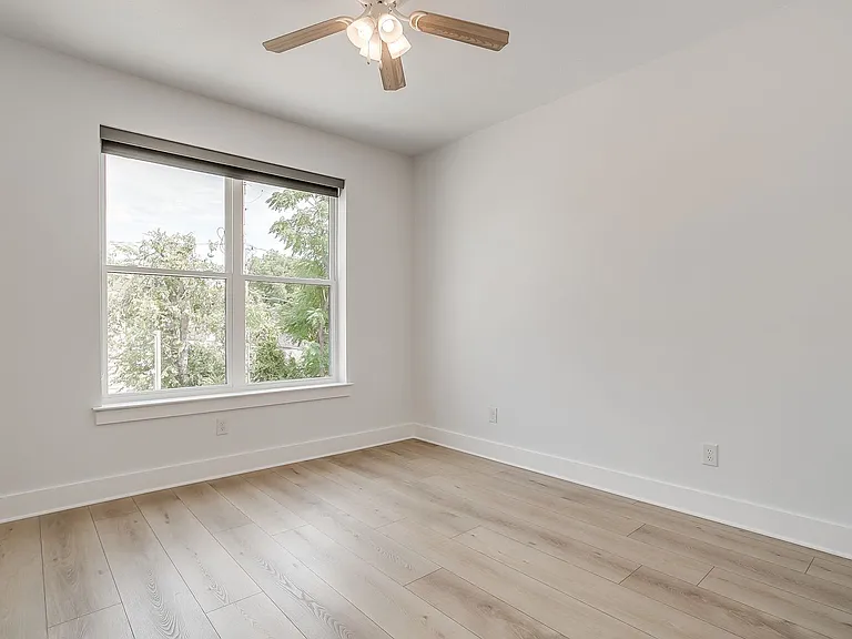 2811 Forest Park Blvd — Photo 32
