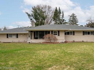 53022 Mark Dr, Shelby Township, MI 48316