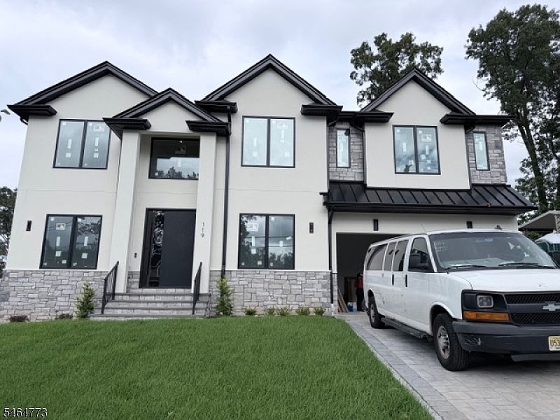 2nd image of 119 Arnot Pl