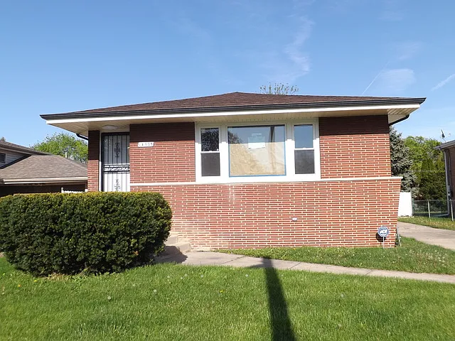 14905 Wentworth Ave photo 1