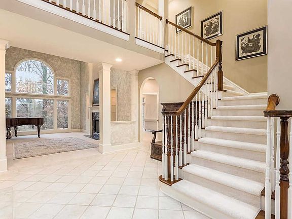 3rd image of 8010 Balmoral Ct