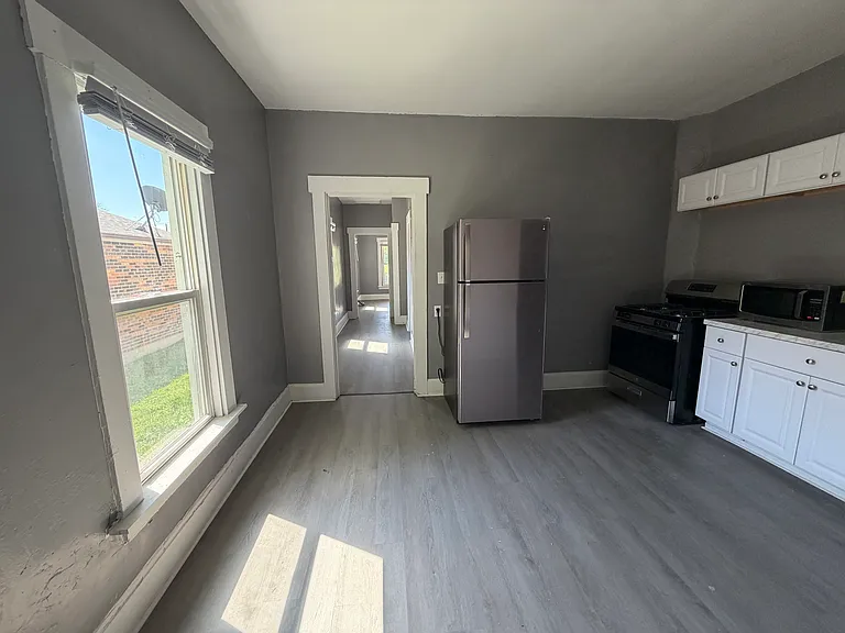2019-2021 Roosevelt Blvd — Photo 3