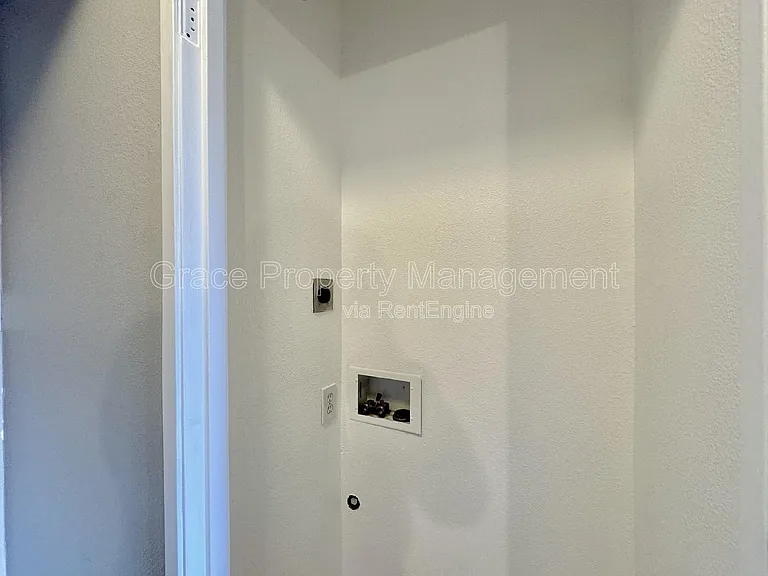 601 W 11th Ave #106 — Photo 15