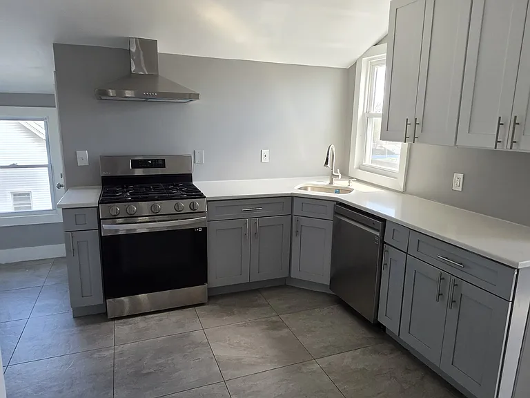 432 Stuyvesant Ave #3 — Photo 12