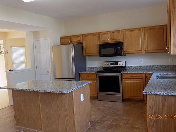 Kitchen - New Appliances and GRANITE Countertops!