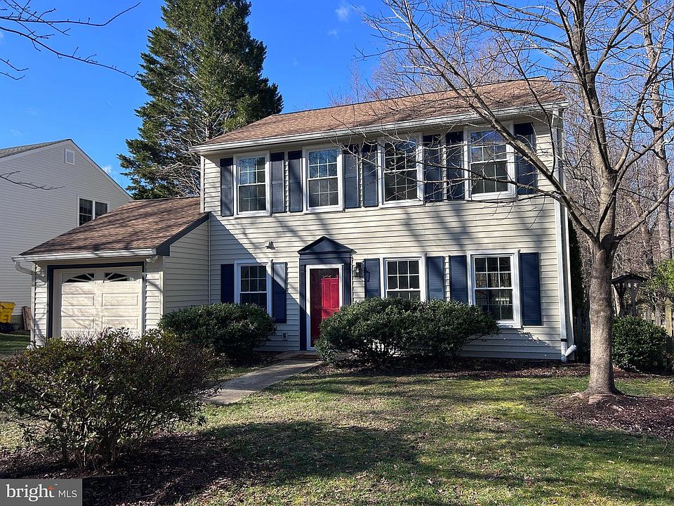 1st image of 394 Kings College Dr