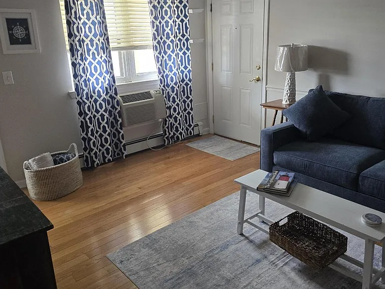 109 Wharfside Dr — Photo 3