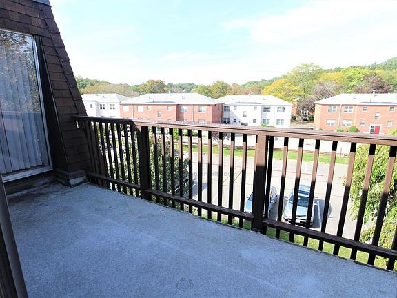 5th image of 142 Kenrick St #Tl32