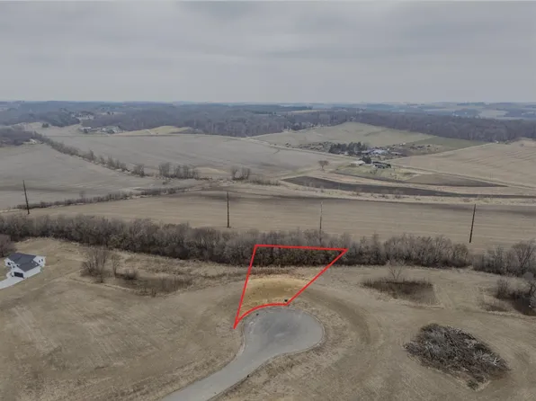 933 Windermere Dr SW, Pine Island, MN 55963