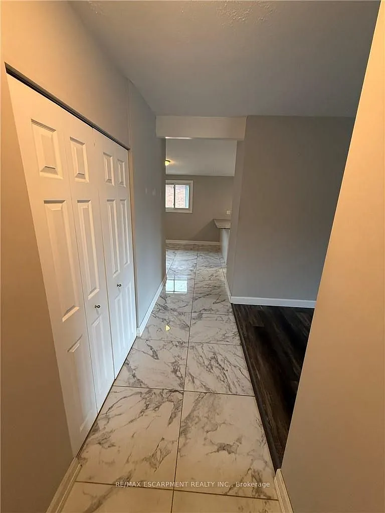 3 bed, $2,725 — Photo 4