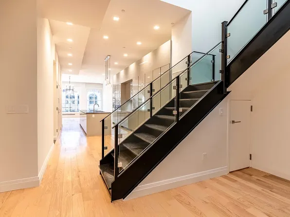 391 Broadway image 9 of 19