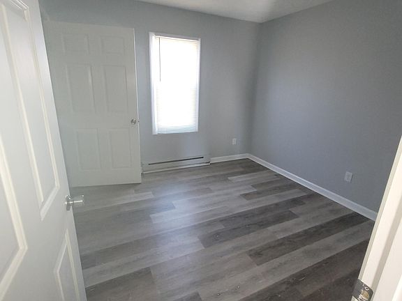 3rd image of 421 Edwards Ave #10