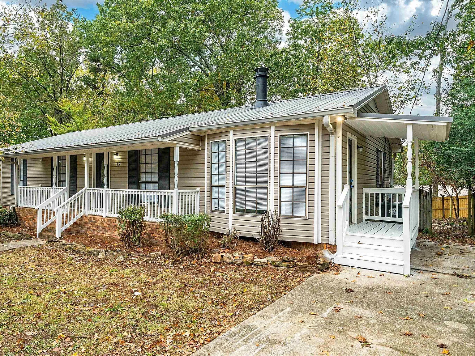 3 bed, 2.0 bath, $1,450 — Photo 2