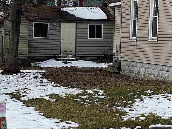 3rd image of 108 Washington St