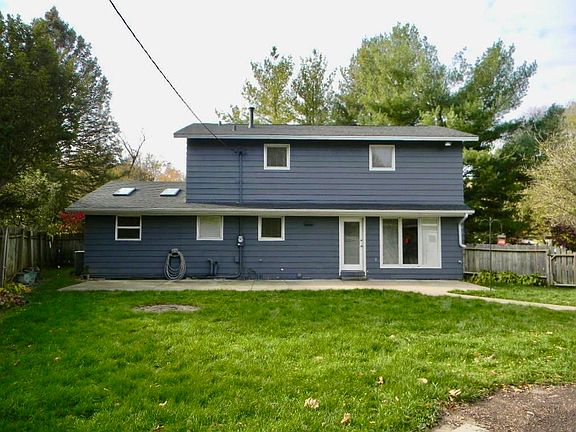 3rd image of 1903 Jonquil Pl