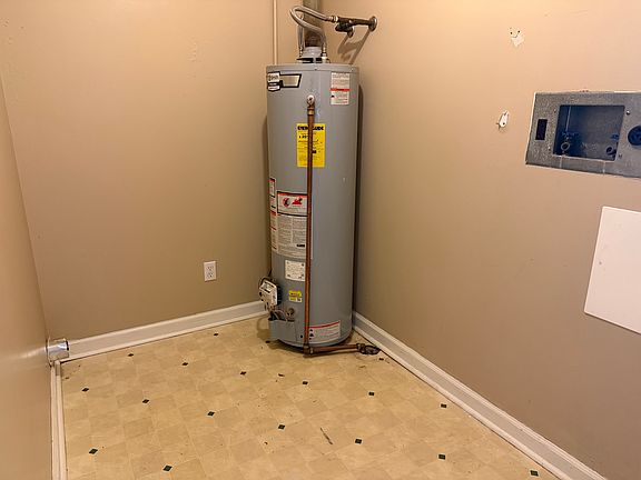 5th image of 10 E Homer Ave Unit 2