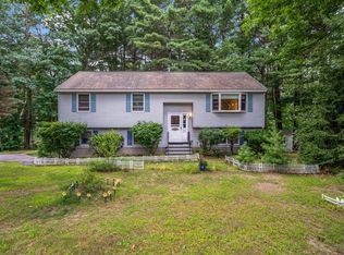 30 McLaren Rd, Tewksbury, MA 01876