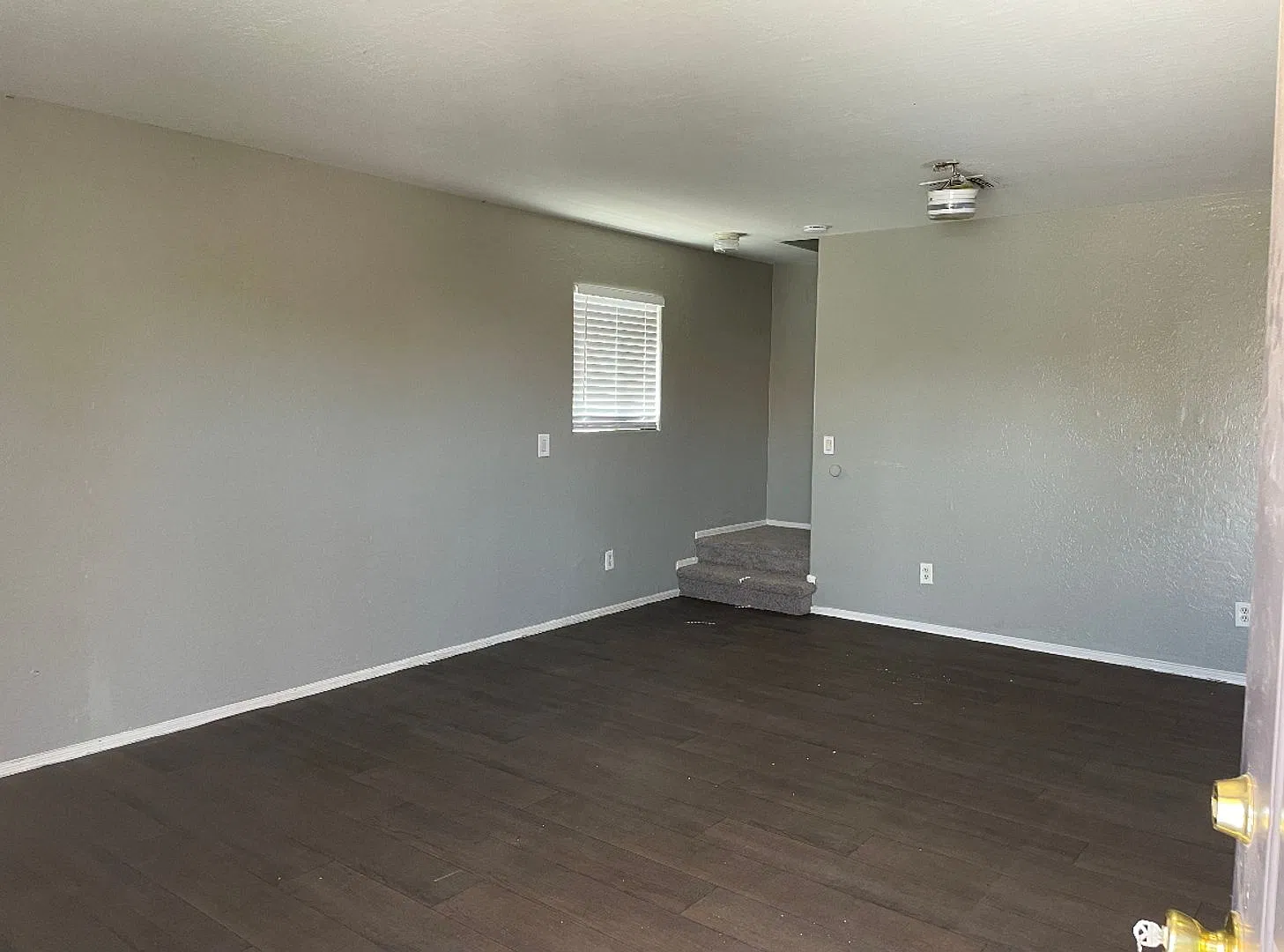 Free Rent Interested 3br 1 Bath Single Family Home Back Unit — Photo 4
