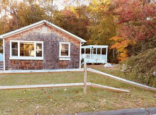 40 S Beechwood Rd, Niantic, CT 06357