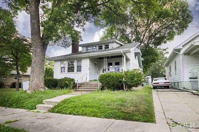 2326 N Central Ave photo 1