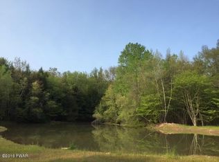 273 Creek Dr, Prompton, PA 18456