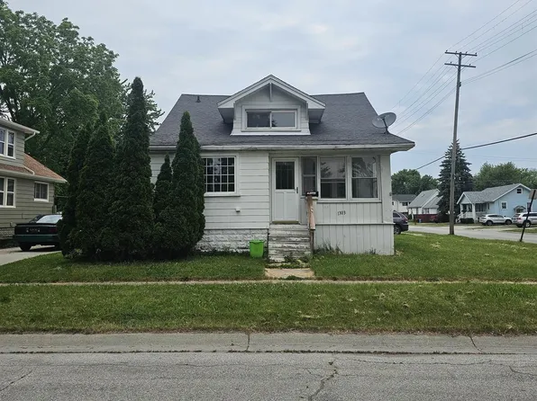 1303 White St, Port Huron, MI 48060