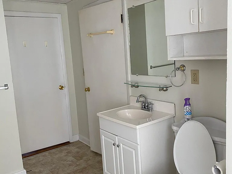 53 Main St #B — Photo 3