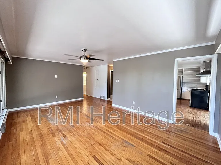 1139 N Sunset Dr — Photo 8