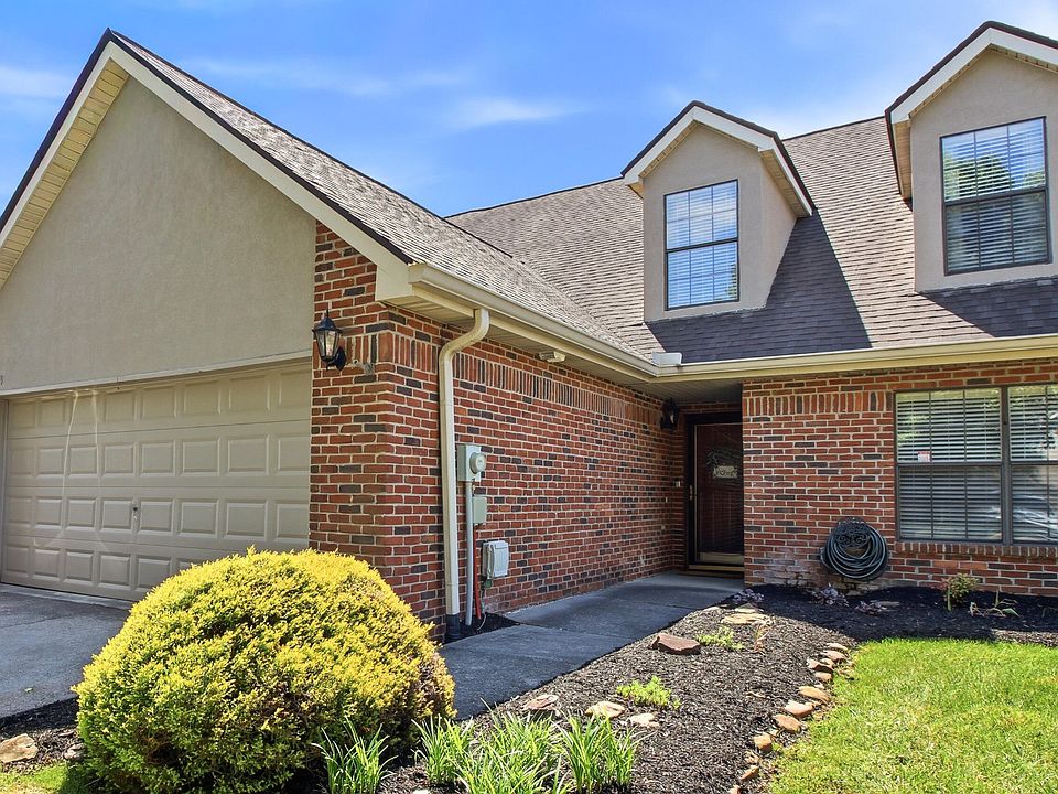 1st image of 619 Farragut Commons Dr
