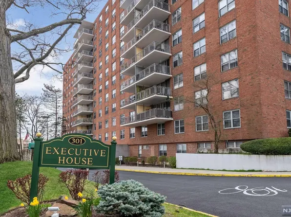 301 Beech St APT 2K, Hackensack, NJ 07601