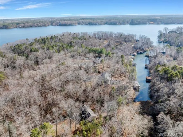 349 Anchor Dr, Bracey, VA 23919