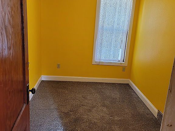 3rd image of 311 6th Ave NE