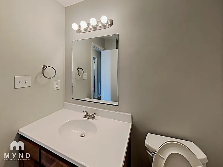 906 Edgehill Dr — Photo 15