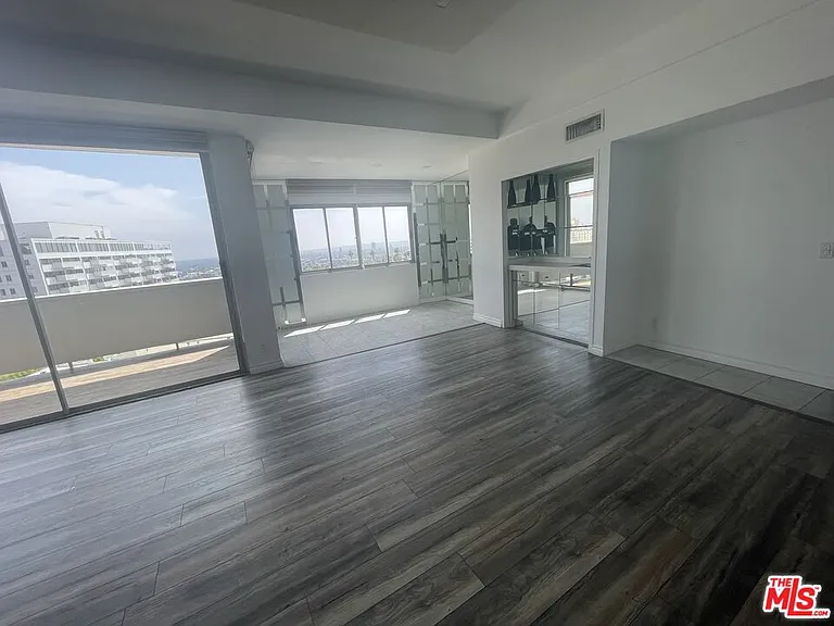 7250 Franklin Ave #702 — Photo 17