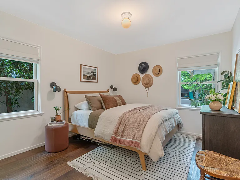3216 Rosewood Ave — Photo 12
