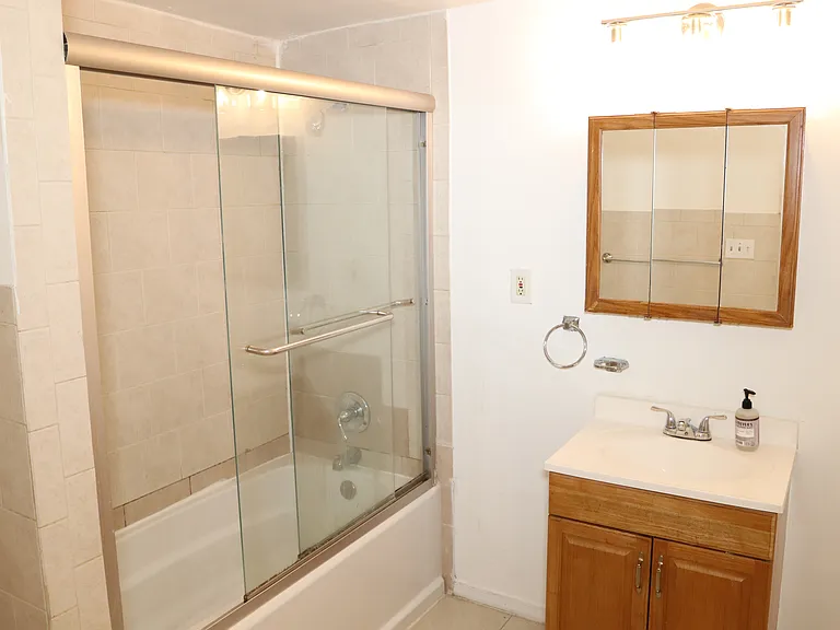 455 Pavonia Ave #2A — Photo 6