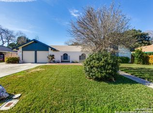 409 Golfcrest Dr, Windcrest, TX 78239